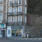 10 Quai Francois 1er *